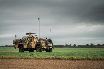 Картинка техника военная+техника land-rover