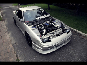 Картинка автомобили nissan datsun