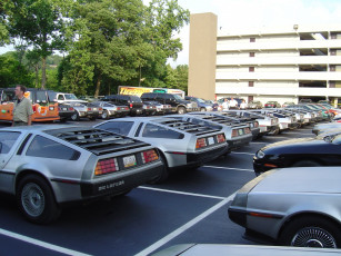 Картинка автомобили dmc delorean