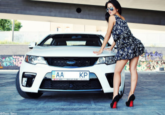 Картинка автомобили авто девушками платье очки киа брюнетка
