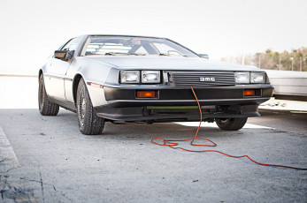 Картинка автомобили dmc delorean