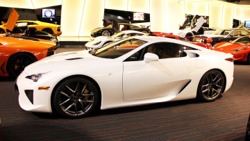 Картинка lexus lfa автомобили выставки уличные фото toyota motor премиум-класс Япония