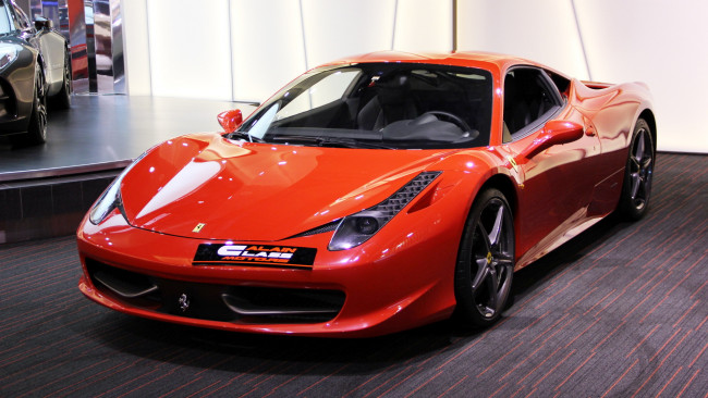 Обои картинки фото ferrari, 458, italia, автомобили, выставки, уличные, фото, спортивные, гоночные, s, p, a, италия