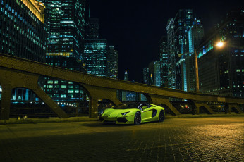 Картинка автомобили lamborghini nigth chicago downtown city supercar green front roadster lp700-4 aventador