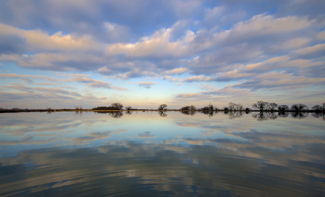 Обои картинки фото природа, реки, озера, озеро, отражение, дерево, небо, облака