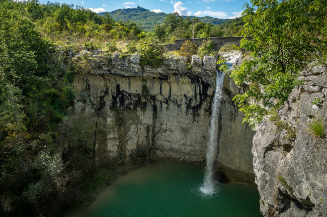 Обои картинки фото природа, водопады, лес, река, водопад