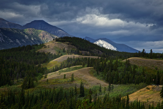 Обои картинки фото природа, горы, холмы, небо, лес