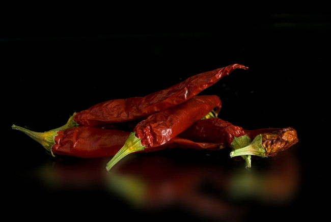 Обои картинки фото еда, перец, стручки
