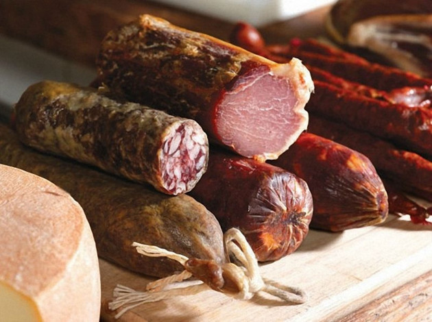 Обои картинки фото еда, колбасные изделия, колбаса