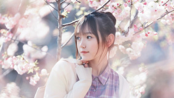 Картинка девушки -+азиатки азиатка цветущий сад