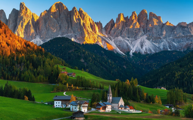 Обои картинки фото val di funes, santa maddalena, italy, города, - панорамы, val, di, funes, santa, maddalena