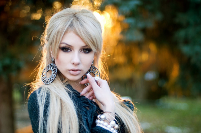 Обои картинки фото девушки, екатерина фетисова, серьги, браслет