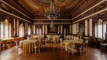 Картинка интерьер кафе +рестораны +отели банкетный зал люстра столы стулья