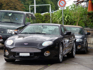 Картинка aston martin автомобили выставки уличные фото