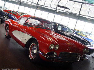 Картинка автомобили выставки уличные фото