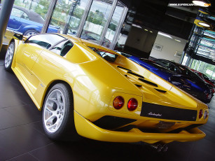 Картинка lamborghini автомобили выставки уличные фото