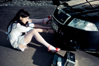 Картинка автомобили авто девушками и девушки