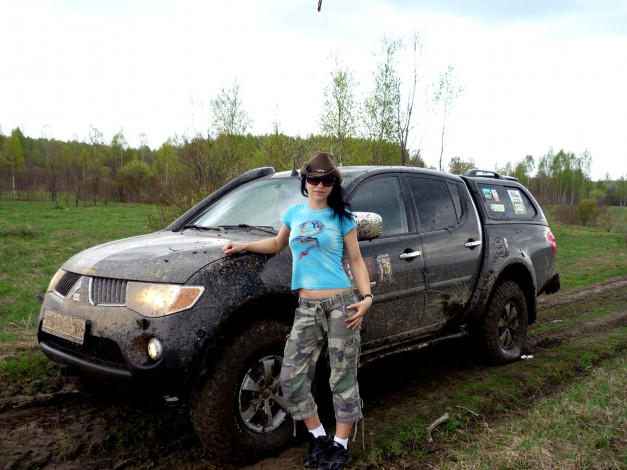 Обои картинки фото автомобили, авто, девушками