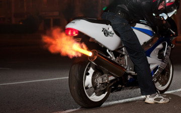 Картинка мотоциклы suzuki