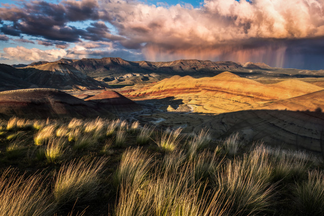 Обои картинки фото природа, горы, сша, штат, орегон, вечер, небо, облака, тучи, дождь, холмы, пустыня