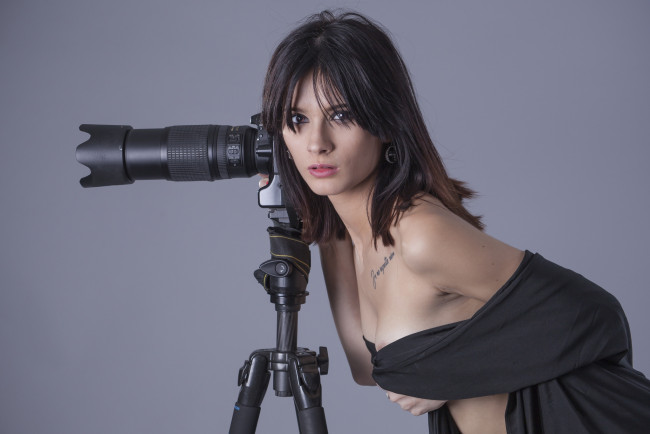 Обои картинки фото девушки, -unsort , брюнетки, темноволосые, взгляд, лицо