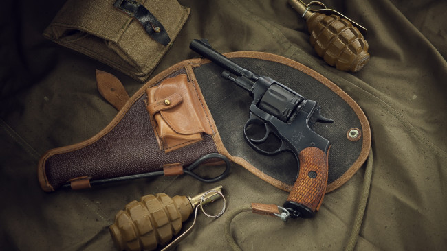 Обои картинки фото оружие, револьверы, револьвер