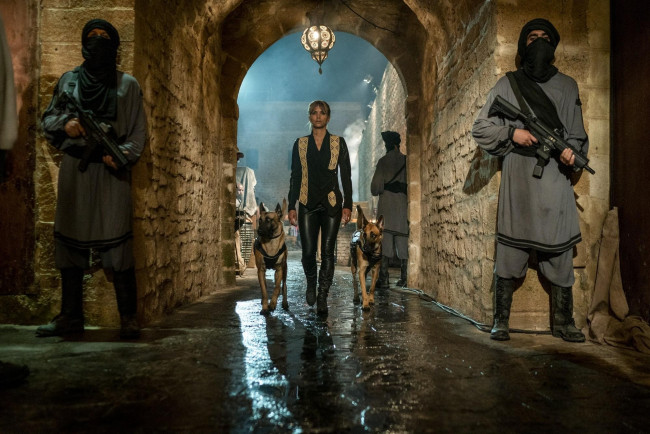 Обои картинки фото john wick,  chapter 3 - parabellum , 2019, кино фильмы, john wick 3,  parabellum, john, wick, 3, parabellum, триллер, боевик, холли, берри