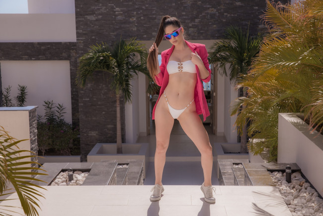 Обои картинки фото rose, девушки, roseli romero , девушка, модель, брюнетка, красотка, поза, взгляд, лето, макияж, roseli, romero