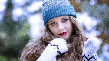 Картинка девушки -+лица +портреты шатенка шапочка свитер