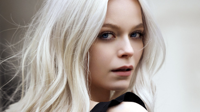 Обои картинки фото девушки, - лица,  портреты, взгляд