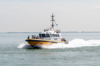 обоя pilot speed boat, корабли, катера, pilot, speed, boat