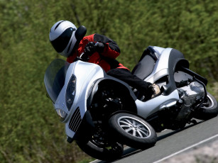Картинка 2006 piaggio mp3 мотоциклы