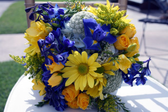 Картинка цветы букеты композиции бурачник розы ирис