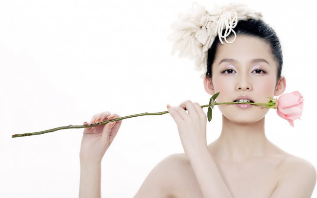 Обои картинки фото -Unsort Азиатки, девушки, unsort, азиатки, цветок, зубы, улыбка, li qin, украшение, роза