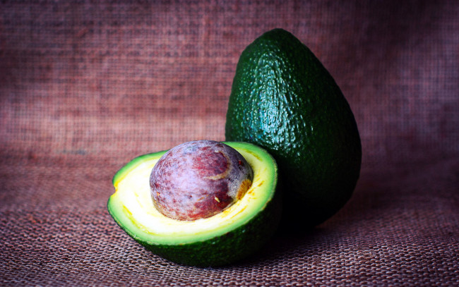 Обои картинки фото еда, авокадо, косточка