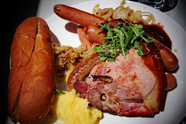 Обои картинки фото еда, мясные блюда, мясо, хлеб