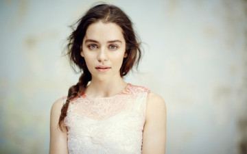 Картинка девушки emilia+clarke коса актриса шатенка кружево