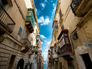 Картинка города валетта+ мальта улочка