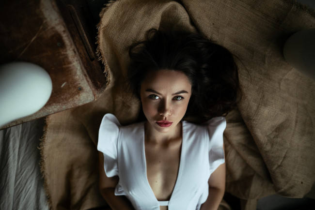 Обои картинки фото девушки, - брюнетки,  шатенки, красивая, девушка