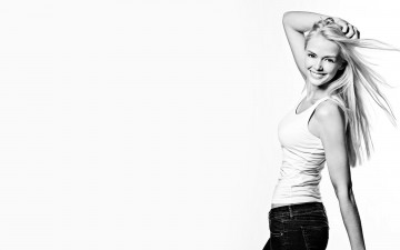 Картинка девушки sabrina+elsner модель черно-белая блондинка майка джинсы