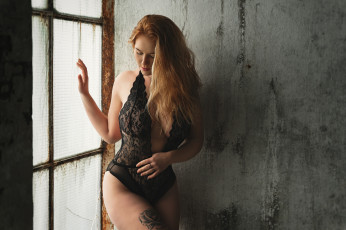 Картинка девушка+-+girl девушки -+рыжеволосые+и+разноцветные девушка женщина рыжая светлая тёмная сексуальная модель звезда позирует разная обувь верхняя стильная одежда нижнее эротическое бельё трусы лифчик колготки чулки аксессуары макияж и множество элементов на фотографии