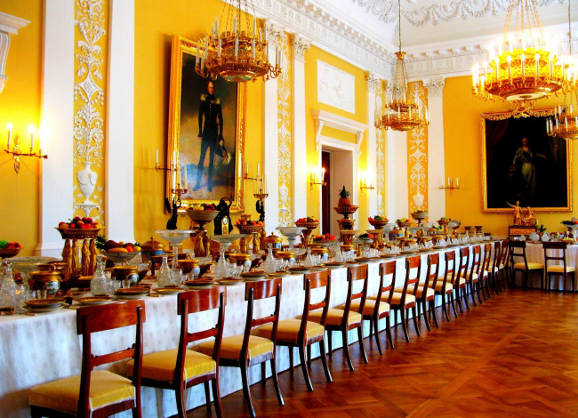 Обои картинки фото интерьер, декор, отделка, сервировка, столы, стулья, картины, люстры, паркет