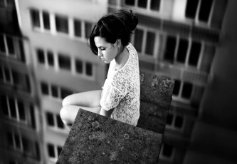 Картинка -Unsort+Брюнетки+Шатенки девушки unsort брюнетки шатенки дома грусть черно-белый