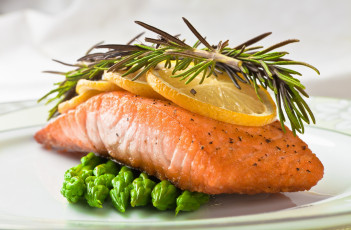 Картинка еда рыбные блюда морепродуктами спаржа лимон розмарин лосось