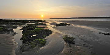 Картинка природа восходы закаты река отмель лужи тина тучи солнце