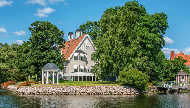 Обои картинки фото швеция, стокгольм, nacka, города, набережная, река, дома, деревья