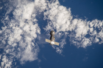 Картинка космос космические+корабли +космические+станции корабль пилотируемый космический tma-10m союз