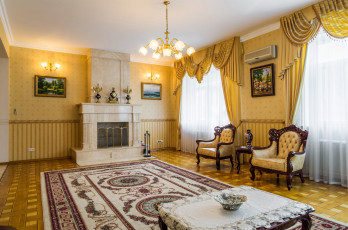 Картинка интерьер гостиная кресло камин дизайн