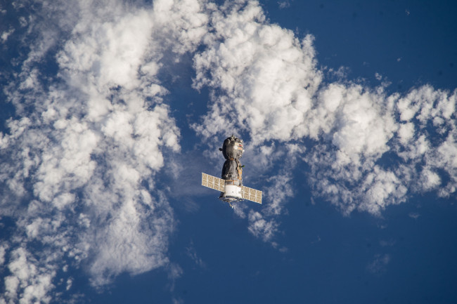 Обои картинки фото космос, космические корабли,  космические станции, корабль, пилотируемый, космический, tma-10m, союз