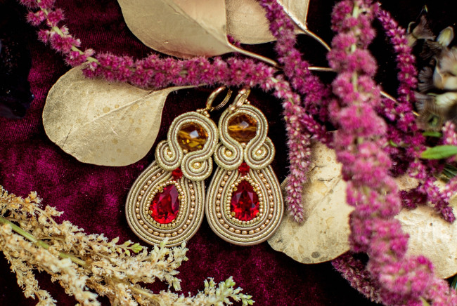 Обои картинки фото разное, украшения,  аксессуары,  веера, серьги